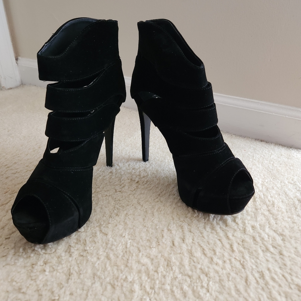 Booties/Shoes - Picture 2 of 3